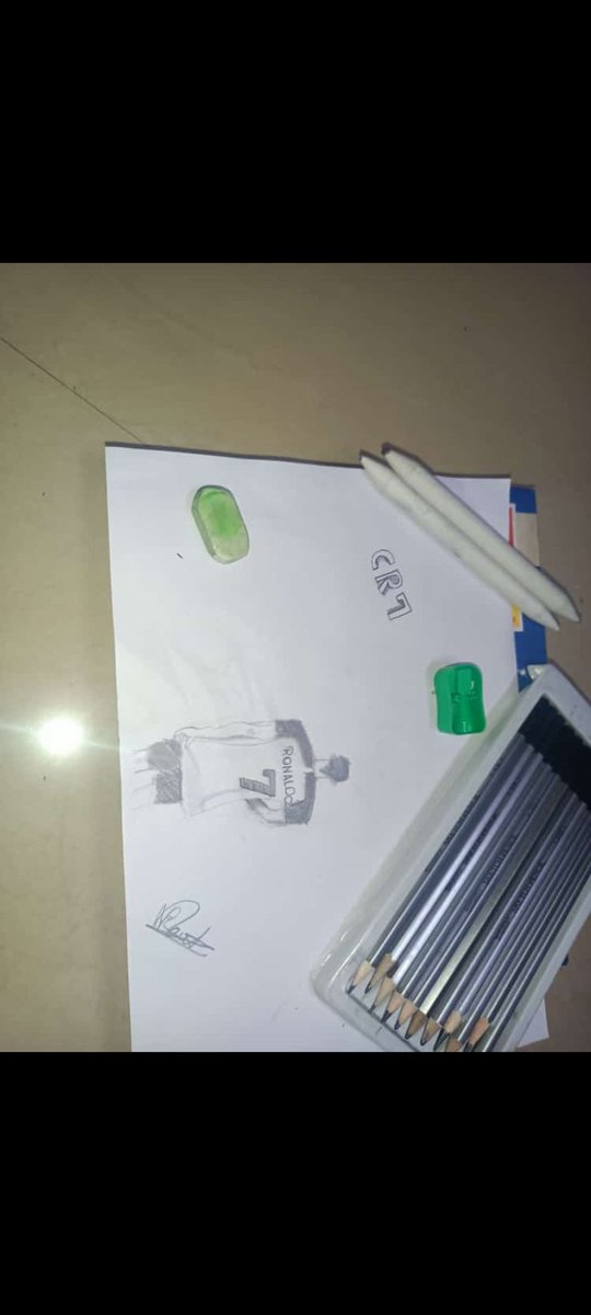 Guys Rate my Ronaldo Sketch 😁
#CR7𓃵 .