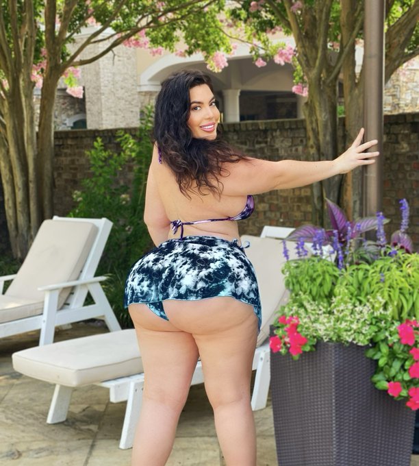 Good morning 😘 https://t.co/6EYQOhfqpv