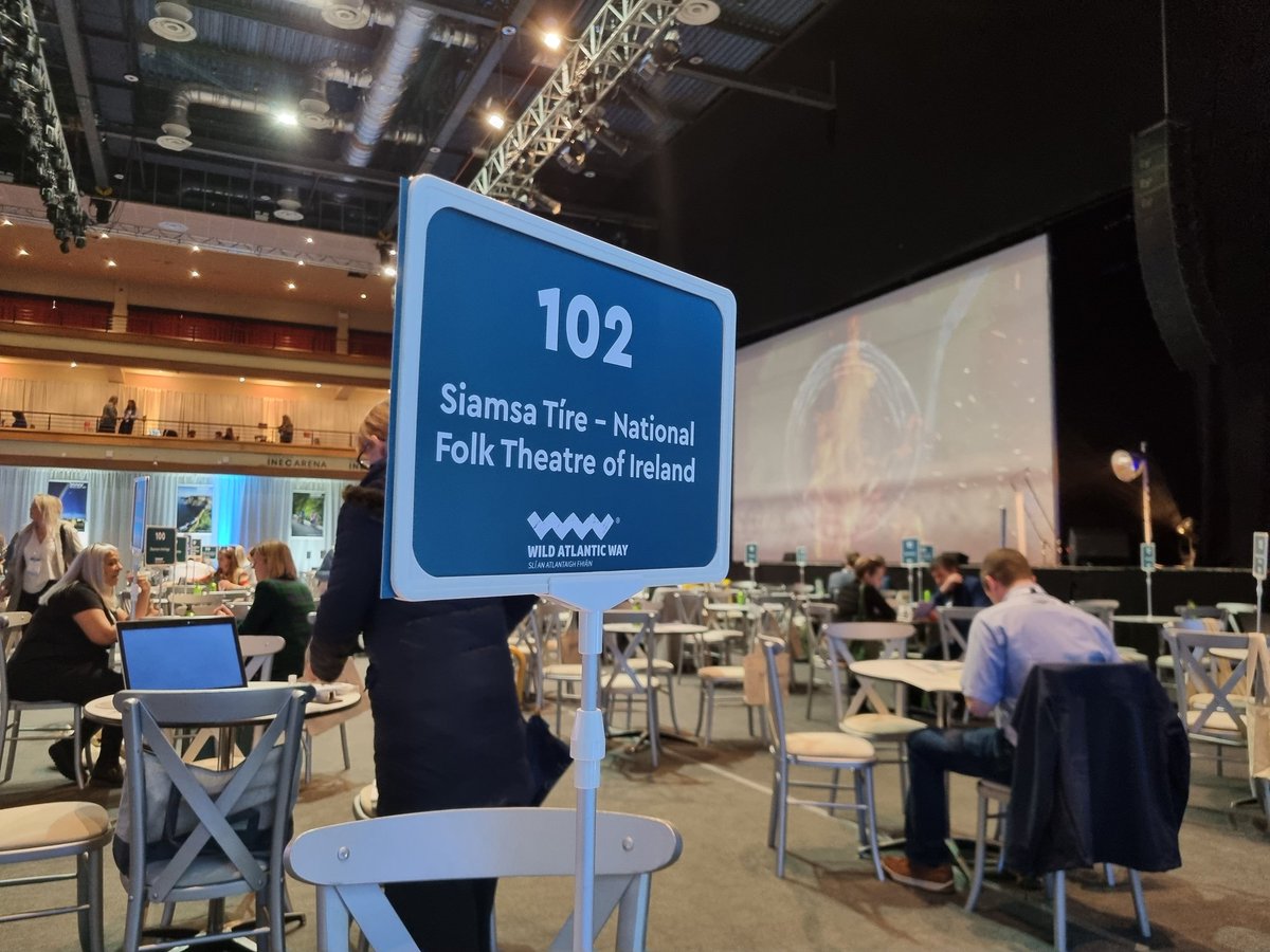 siamsatire's tweet image. Siamsa Tíre is ready at table 102 (#WildAtlanticWay) to share our Irish cultural traditions with international buyers #meitheal2023. For unique cultural experiences and the best of Irish music, song and dance with The National Folk Theatre of Ireland #discoverkerry #MeetInKerry