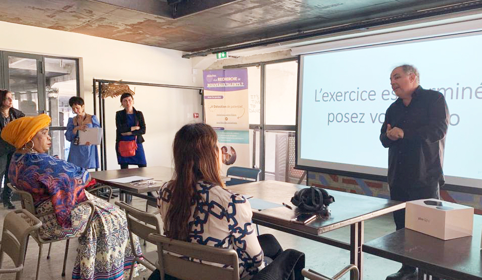 FTravail_PACA's tweet photo. "Les Grandes Tables sont un chantier d’insertion depuis 3 ans. Cette journée permet de faire naître des vocations et montrer la multiplicité des métiers dans un cadre où chacun peut trouver sa place" Fabrice Lextrait, président des Grandes Tables @Friche_BDM #TousMobilisés https://t.co/9EBfRoueMu