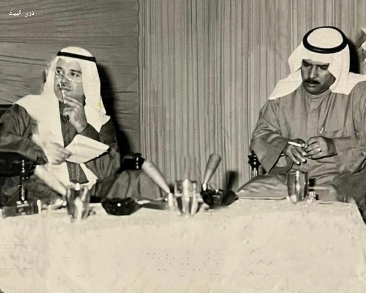 من اليمين النائب الراحل محمد عبدالمحسن العصيمي والنائب الراحل عبدالمطلب الكاظمي عام ١٩٧٢