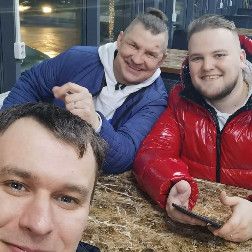 akomarovmusic's tweet photo. Weekend with guests from St. Petersburg and Severodvinsk! π VEXA9 and @invironmusic
#AlexanderKomarov #Trance #TranceFamily #Uplifting #Progressive #Surgut #INVIRON #VEXA9 https://t.co/DQJnMKyUkQ
