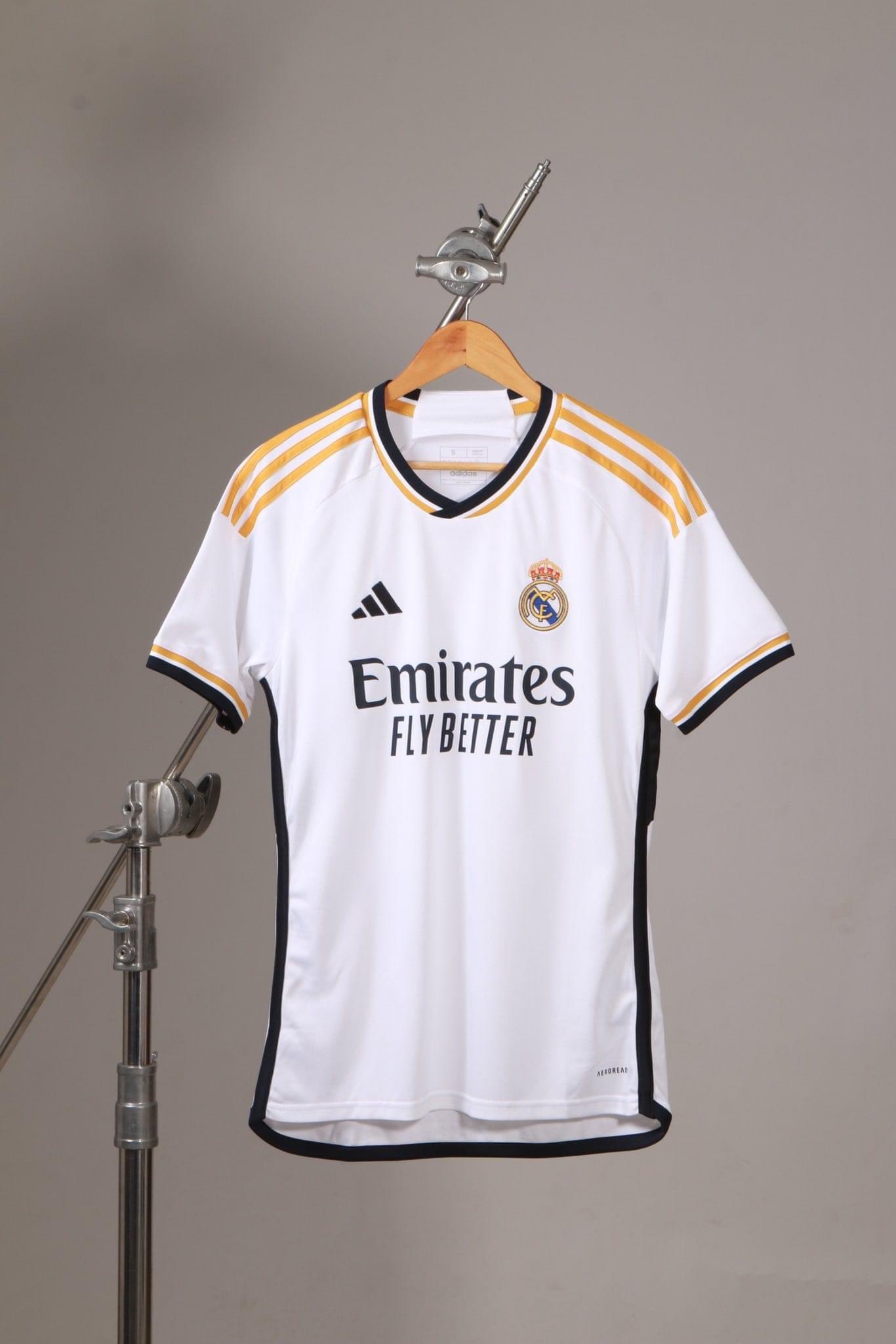 Camisa Real Madrid T-shirt Roblox (Camisa de time Europa) em 2023