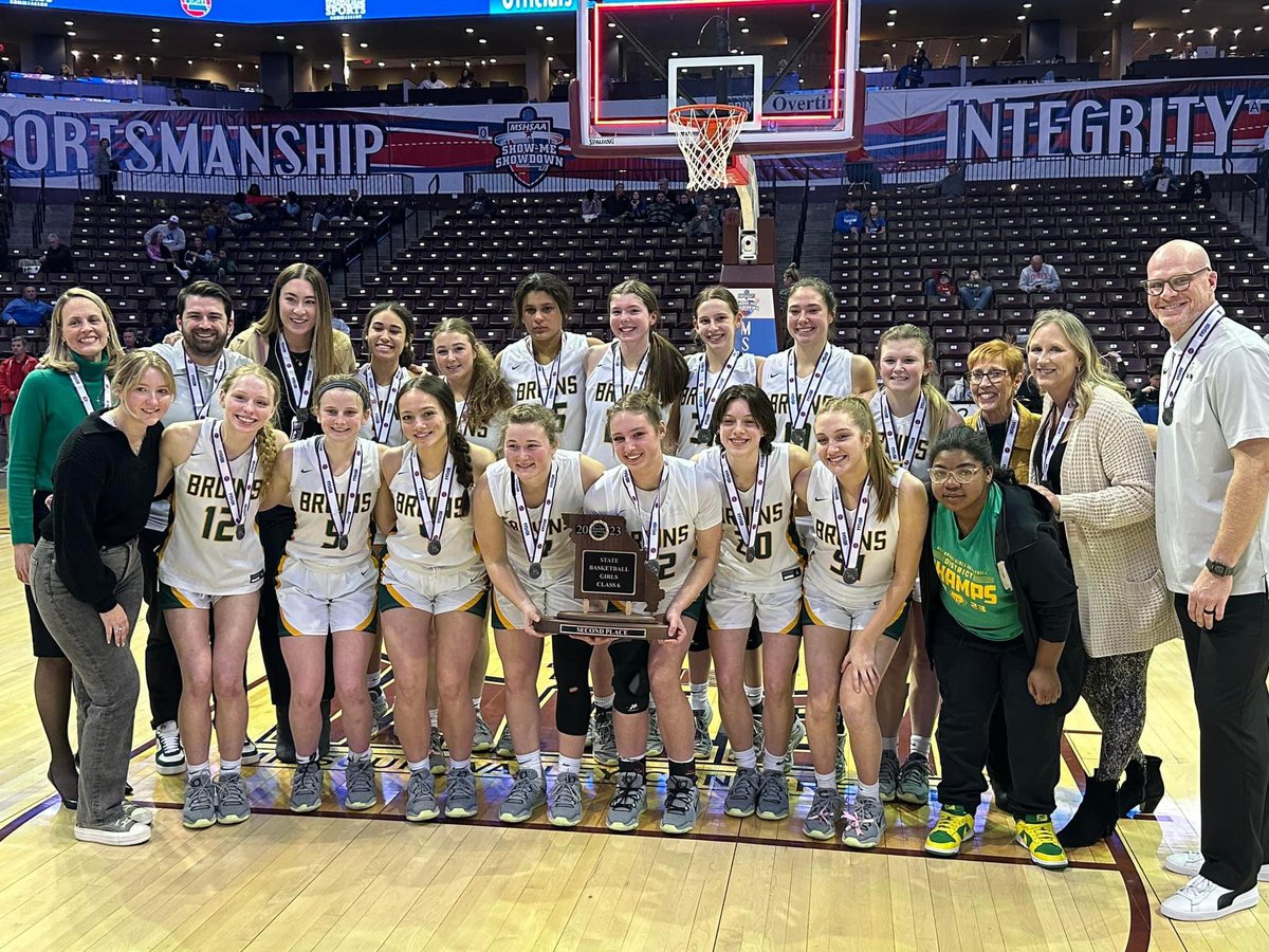 RockBridgeGBK's tweet photo. It was a GREAT weekend! 💚💛 Incredible season by our Bruins - they were together, gritty, resilient, relentless, classy and leaned in to each other. They truly emulated everything great about high school sports. Well done players, coaches, families and RB Nation! #RepRockBridge https://t.co/EVDfzDxqI8