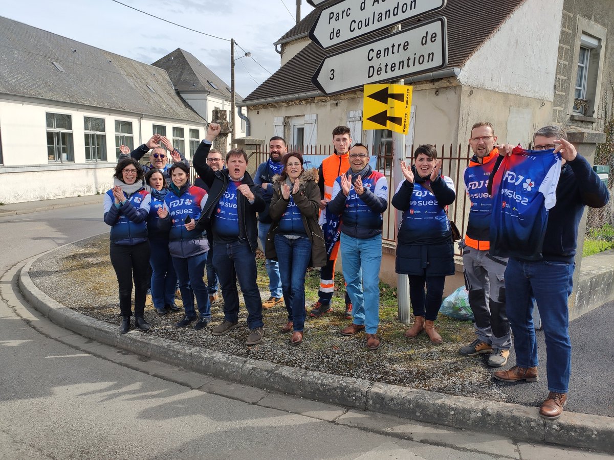 Bravo et Merci à toute l'équipe <a href="/FDJ_SUEZ/">FDJ - SUEZ</a>  pour ce spectacle à l'occasion du @tourdenormandie. Les équipes <a href="/suez/">SUEZ</a> étaient à vos côtés durant ces 3 journées. A très vite en <a href="/RegionNormandie/">Région Normandie</a>