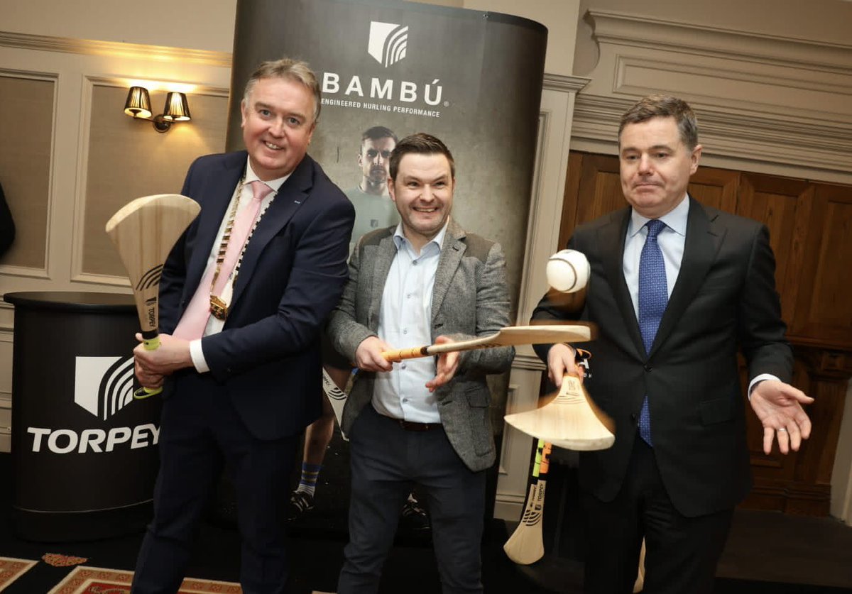 All hell broke loose in #ennis today 😅⚾️🏑… 

Great to meet <a href="/Paschald/">Paschal Donohoe</a> and introduce him to #torpeybambu! 

Thanks to <a href="/EnnisChamber/">Ennis Chamber</a> for a great day!