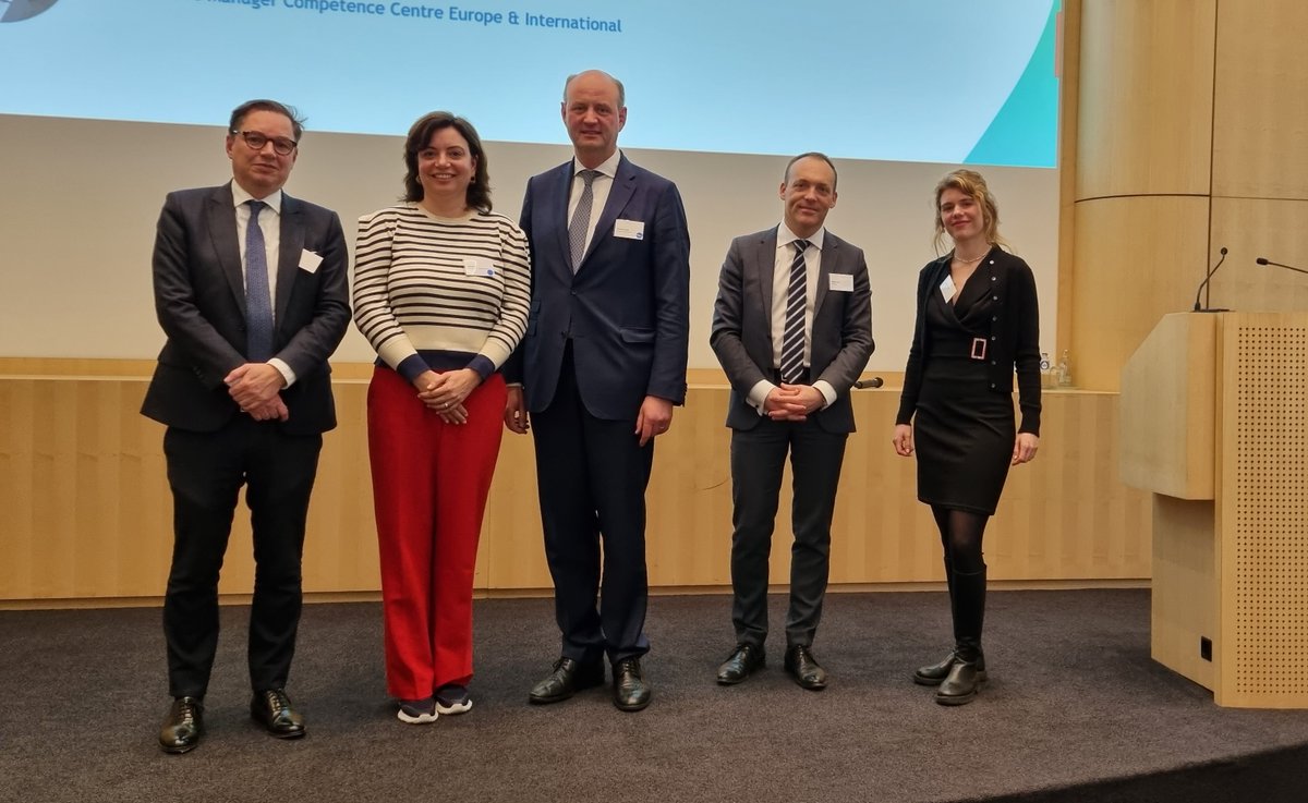 VBO FEB (@vbofeb) on Twitter photo Vandaag organiseerden we samen met <a href="/vokavzw/">Voka - Vlaams netwerk van ondernemingen</a>, @UWE_asbl, <a href="/BECI_Brussels/">BECI</a>, <a href="/Agorianl/">Agorianl</a> en <a href="/ICCBelgium/">ICC Belgium</a> een allereerste infosessie over het interfederaal sceeningmechanisme voor buitenlandse investeringen. Vandaag organiseerden we samen met <a href="/vokavzw/">Voka - Vlaams netwerk van ondernemingen</a>, @UWE_asbl, <a href="/BECI_Brussels/">BECI</a>, <a href="/Agorianl/">Agorianl</a> en <a href="/ICCBelgium/">ICC Belgium</a> een allereerste infosessie over het interfederaal sceeningmechanisme voor buitenlandse investeringen.