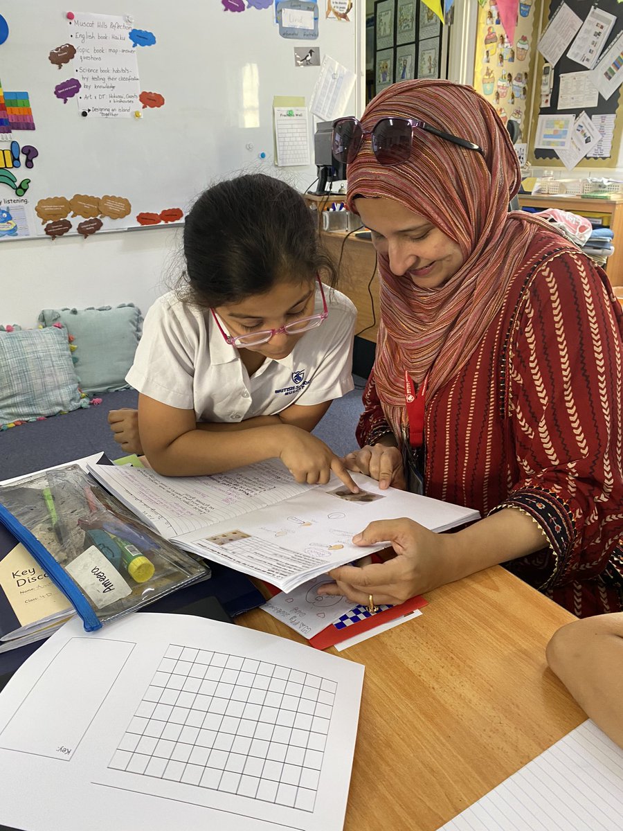 BSMuscatPriDHTL's tweet image. Our @BSMuscatY4 students had some special visitors today! They showed off their #linking,  #metathinking, #analysing, #realising and #creative thinking skills when sharing their amazing work with their parents. We are so proud of them! #everyonecan #parentalengagement @BSMuscat