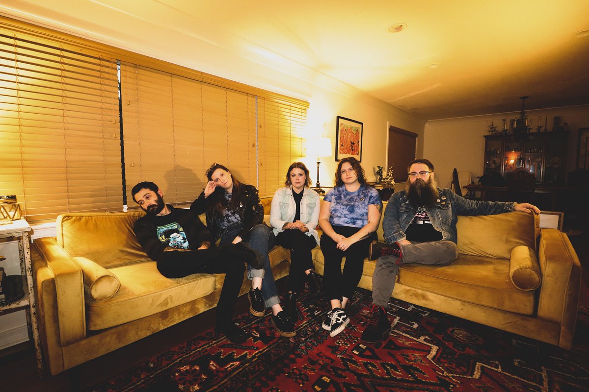 Kicking: Cheeks
destroyexist.com/2023/03/kickin…

#destroyexist #grunge #shoegaze