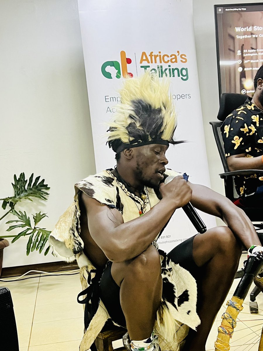m_k_global's tweet photo. Learning a few nuggets about #nyatiti 8 string #African instrument from the #dholuo community. Packed and rich in African history. Believe it or not it defines and created based on two genders (Male and Female). #Africastalking @Africastalking #Worldstorytellingday @KakeWakake https://t.co/FwdVX16XcV