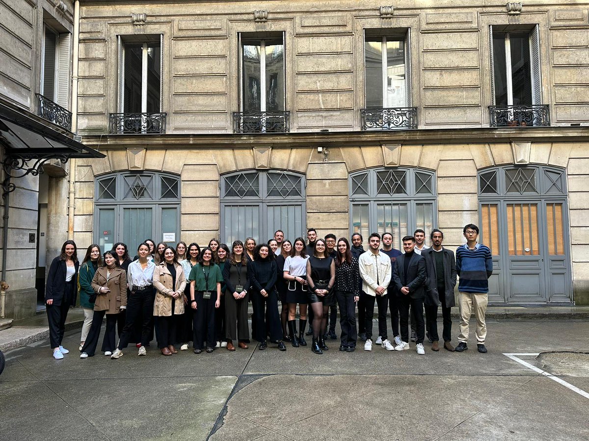 ExceliaGroup's tweet photo. [#TOURISME🌍] Quelle bonne nouvelle !🏆
L'équipe d’Excelia qui portait le #projet “Kerala” a obtenu la 2e place du #NewExplorerChallenge parmi + de 160 dossiers ! 😮 L'équipe sera suivie par #AltaïTravel pour réaliser son projet 💪🏻

Nous avons hâte de découvrir la suite ! 👀 https://t.co/NFenF1wcqG