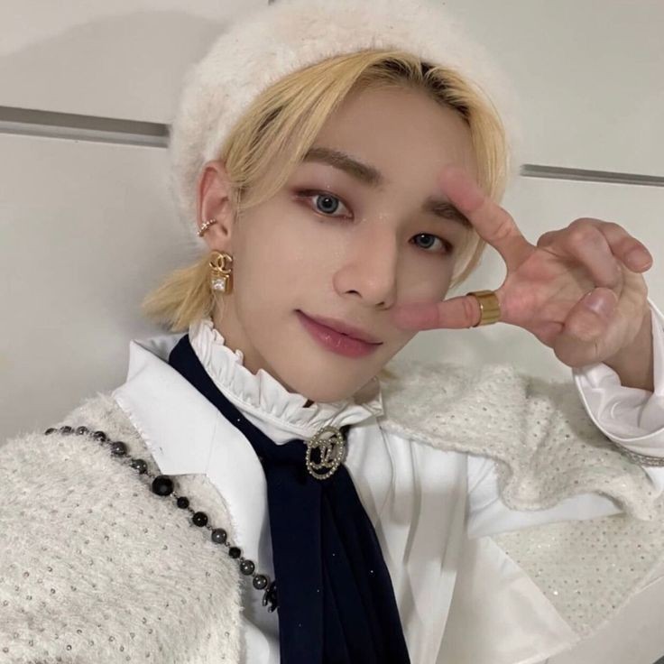 diegwcryy's tweet photo. Happy birthday hyunjinnie 💕🥹🥳
#HappyHyunjinDay
#HyunjinPaintsTheWorld
#HappyBirthdayHyunjin https://t.co/SnDjIZUKjM