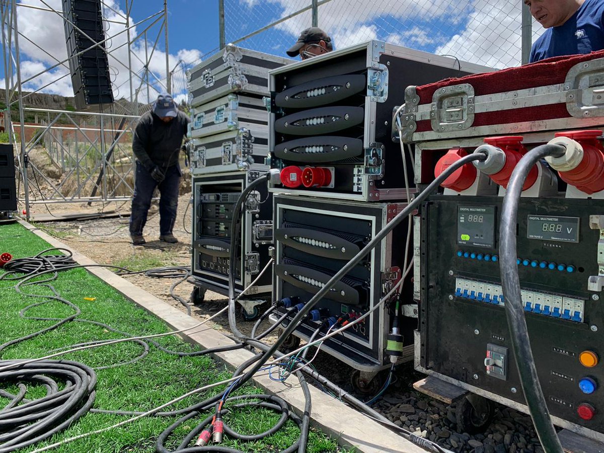 Powersoft_Japan's tweet photo. Happy first day of Spring!☀️
Let's throw it back to a sunny day in El Alto, La Paz, Bolivia where we were powering a Stanich Giro system with our X4L and X8. Here's to more sunshine and good times ahead!
#Powersoft #soundengineering #proaudio #amplifier #audioinstallations https://t.co/Qh0wMydxgD