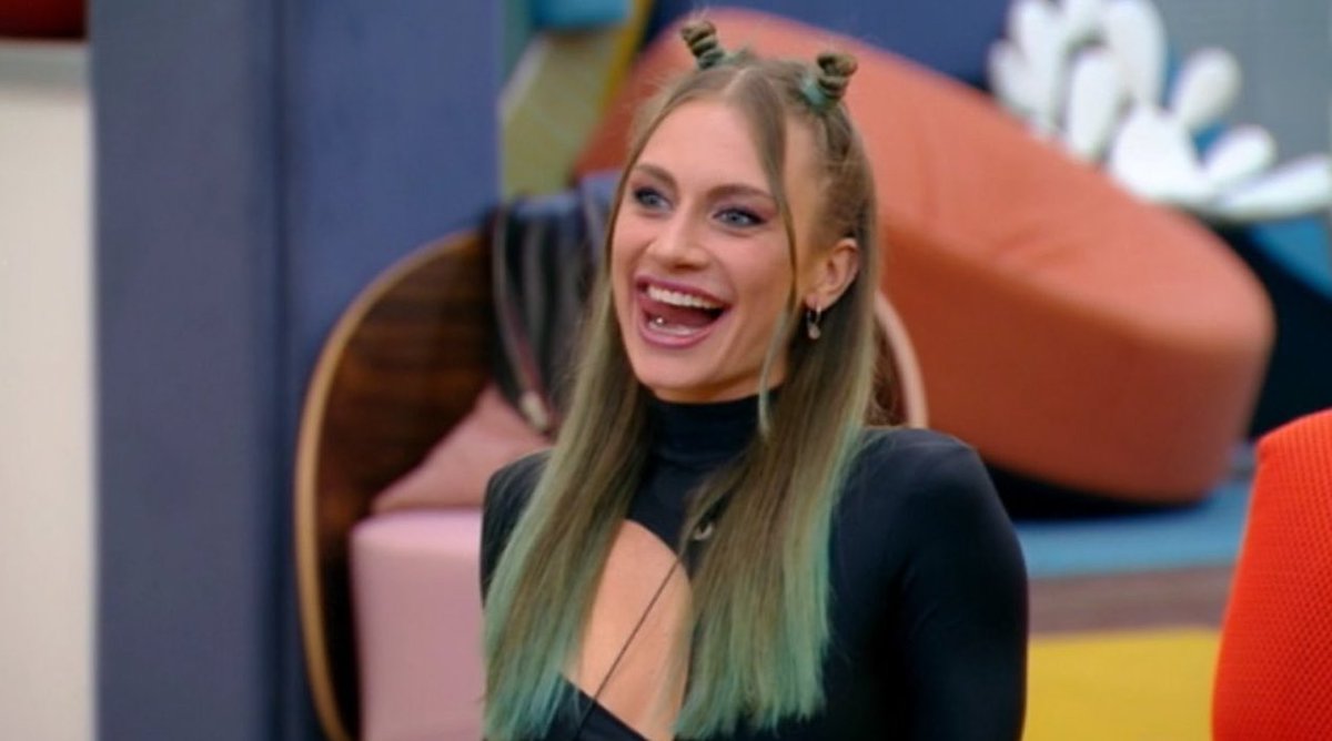 AngySalemigirl's tweet photo. È da giovedì che non faccio post,ma in silenzio ho continuato a votare Nikita,mancano poche ore raga vi prego 🙏 portiamola in finale sarebbe un bel regalo di compleanno #gintonic #TeamSpina #nikiters #donnalisi #nikivip #ciulipan non voglio che vinca Giaele non è giusto 😭 https://t.co/mCkTKBvlmn