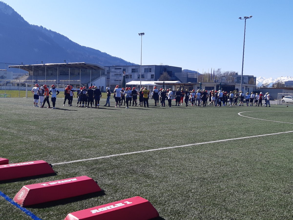 CoachVoyt's tweet photo. Very productive weekend of joint practices between @RV_Razorbacks 🐗🏈  @telfspatriots 🦅in Hohenems 🇦🇹 . Good luck in your #AFL season.             Great to see a   fellow Polish Nat Team player  Mateusz Patalas 🇵🇱🤝 #Minitron balling out ! #ErimaGFL #nflpl #Coaching #rannfl https://t.co/2Zz4cYZl6l