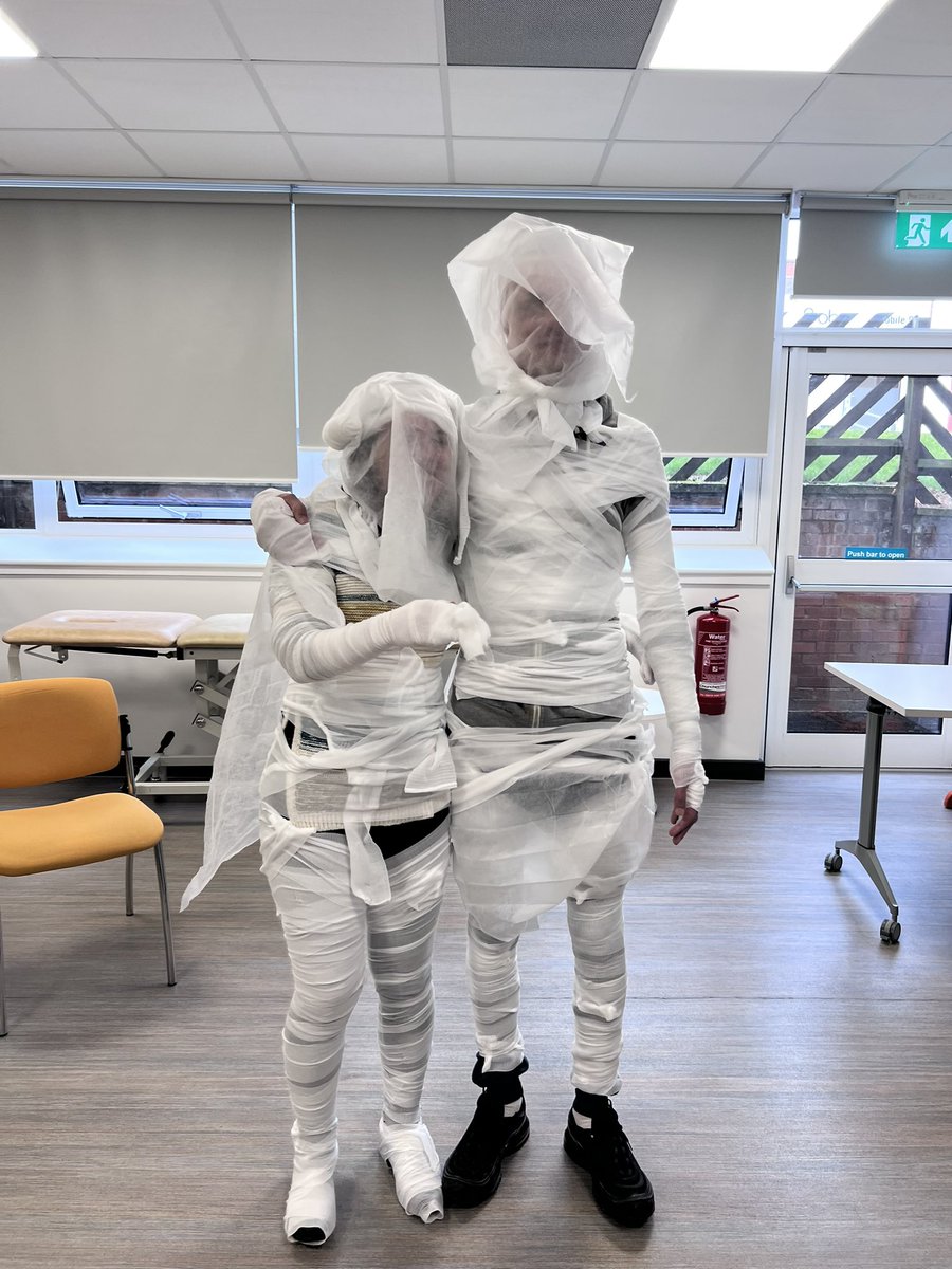 Students on the @BedsHCAcademy Plus Programme enjoyed practical sessions on vital signs, Basic Life Support and first aid, with lots of fun and laughter thrown in the mix for good measure with our CPR playlists, first aid olympics and so much more! 🩹🌡️