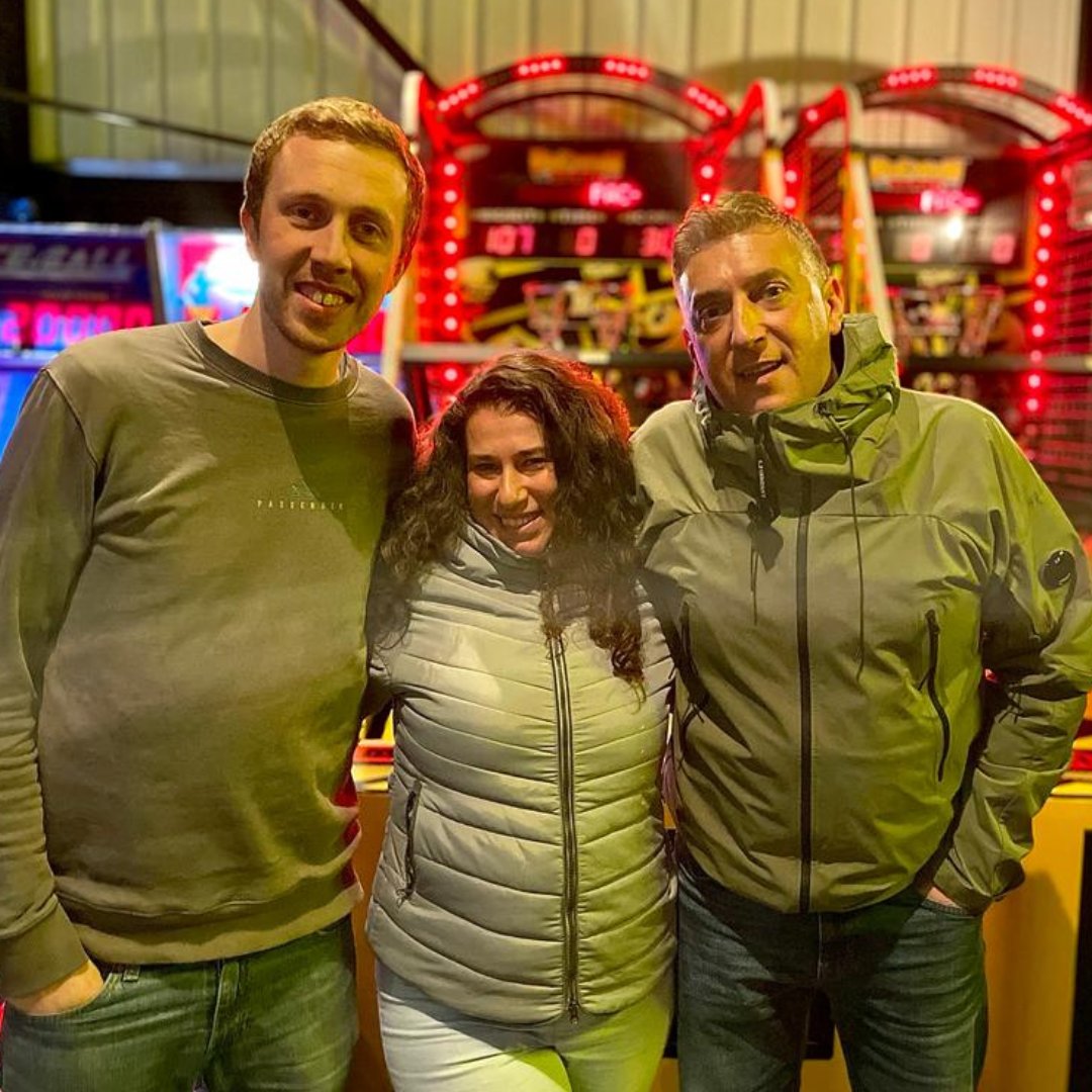 RoundaboutSheff's tweet photo. Meet Johnny, Debbie, and Neil - three out of six members of staff who are taking part in The Bangers and Cash Rally, which helps raise vital funds for Roundabout
๐๐๐ฆ
We know that #TeamRoundabout will do us proud!
Visit @BangersCashUK to learn more.
#Sheffield https://t.co/bcRtTFNUXD