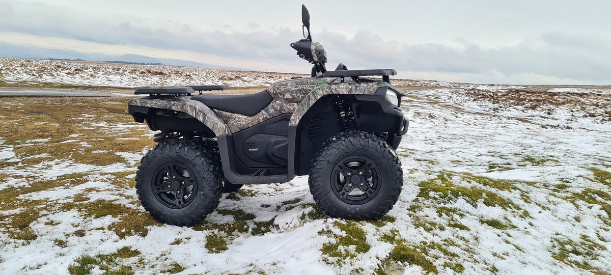 Yet more beautiful snow shots of the CFORCE 520 in Camo on delivery to a new customer from Mark Lancaster at Courtfield ATV❄️

#CFMOTO #ExperienceMoreTogether #CFORCE520 #Snow #ATV