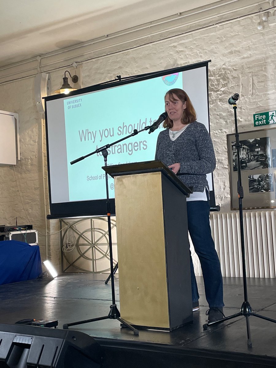 SelfHarmRes's tweet photo. Beautifully engaging talk from @GillianSocial on why we should talk to strangers - minimal social interactions put us in a good mood #getHappier event today
I love doing this (much to the horror of my kids 🤣) https://t.co/9Ddz5098Ax