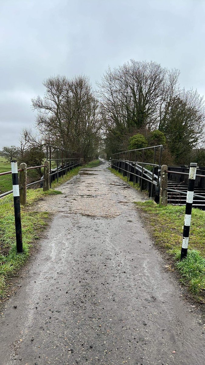 szwarcy03's tweet photo. Damp 10 miles this afternoon. Nice to finally get out again #ukrunchat #sussexplods #downlinks https://t.co/XWjRYQ5Ps8