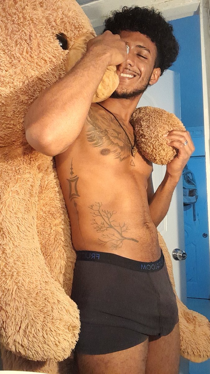 bad bunny😋 (@marvin73322358) on Twitter photo 