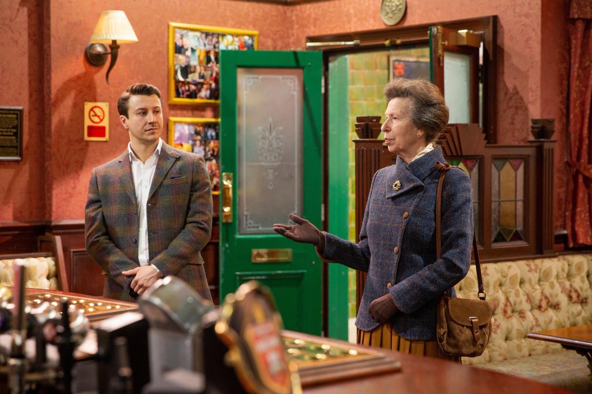 CorrieUncovered's tweet photo. The Princess Royal today (Monday March 20th) visited ITV Studios Coronation Street to meet cast and members of the production team involved in the acid attack storyline.

Read more about the visit: 
https://t.co/M000Srf8Zy #Corrie https://t.co/N6v98MZStI