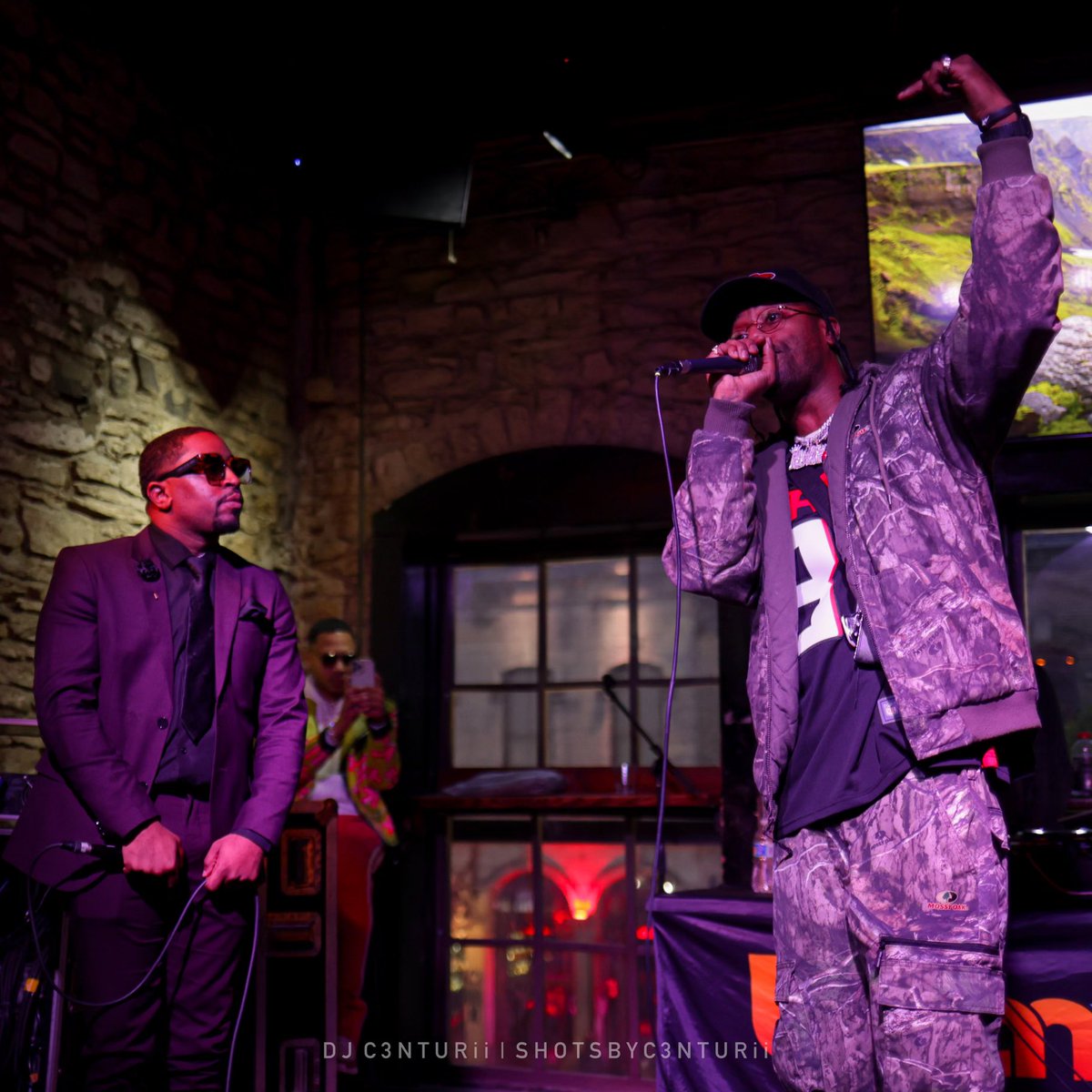 WhoIsClayJames's tweet photo. I told @kingelway this SXSW was gone be DIFFERENT for him @playasclubmg 🔥🔥🔥 rocked the @urbanfetes stage hosted by @headkrack.
📸: @C3NTURiiMixItUp https://t.co/J8FX9LclzG