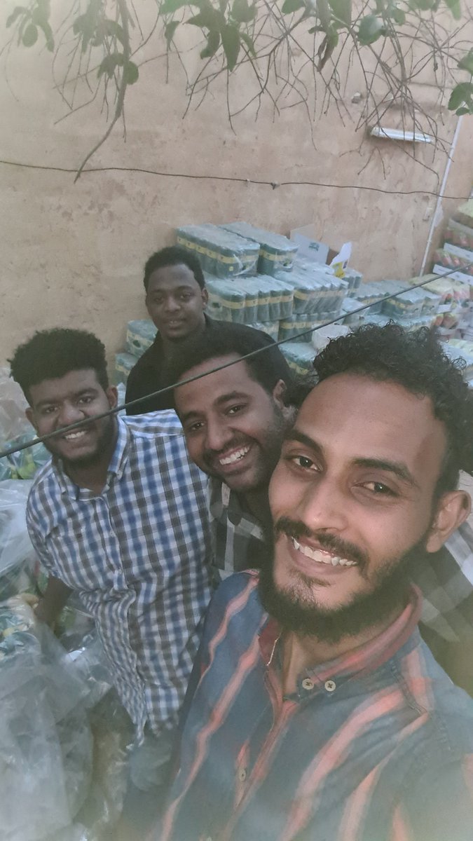tareqkarrar's tweet photo. مساء الفل 
الساعة 6:08 بتوقيت أمدرمان المباركة 

مكملين في التوزيع  على أمدرمان في احياء العباسية وامبدة 

#مبادرة_طارق مكملة إن شاء الله 

حتى نهاية هذا اليوم حنكون غطينا 100 أسرة إن شاء الله 🫡 https://t.co/IfIGji6gYb