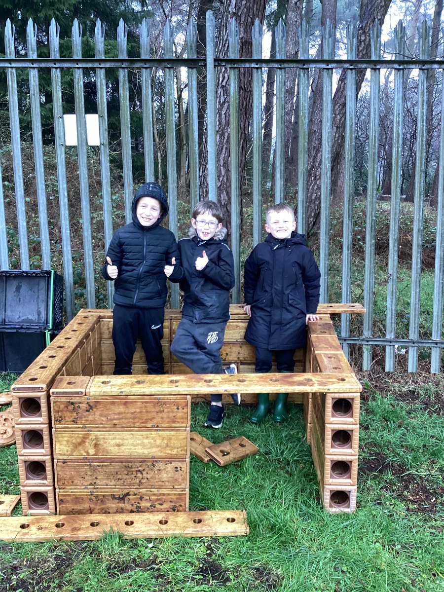 carmondean_ps's tweet photo. P4 had a brilliant time for #MondayMania today as we explored the wonderful nursery garden! Thank you @CarmondeanELC for sharing your space with us😁 @MissMorrisCPS https://t.co/joYoUOwqPh