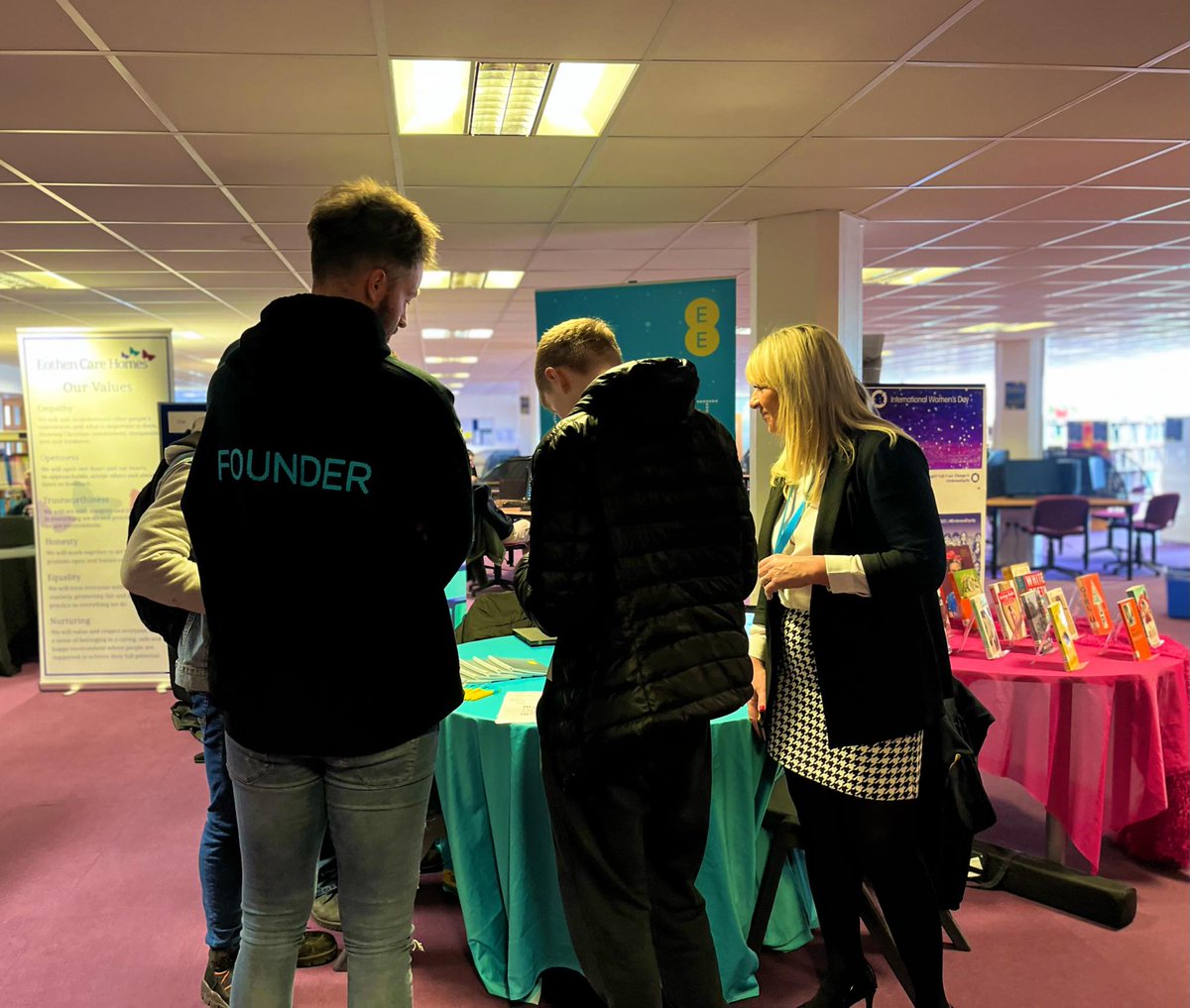 Queen Alex 6th Form tweet media