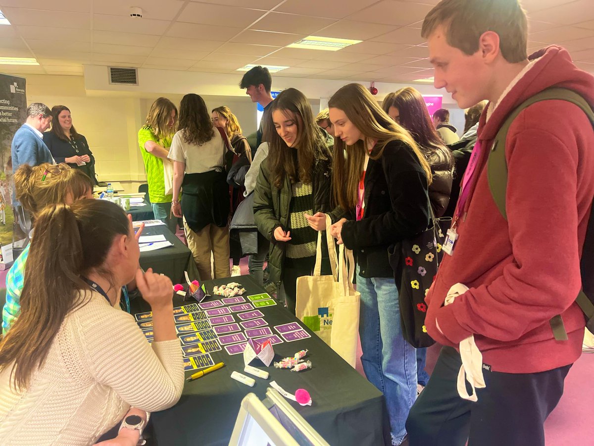 Queen Alex 6th Form tweet media