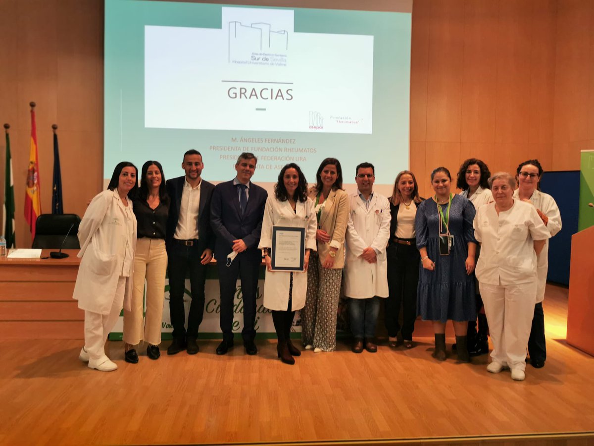 morilloverdugo's tweet photo. Enhorabuena a todo el equipo del Servicio de Farmacia del @AGSSurSevilla por la obtención del reconocimiento #QPEX de @mapex_sefh @sefh_ calidad de #atencionfarmaceutica . Gracias a tod@s los que lo habéis hecho posible!! https://t.co/ZF0CK2IbfW