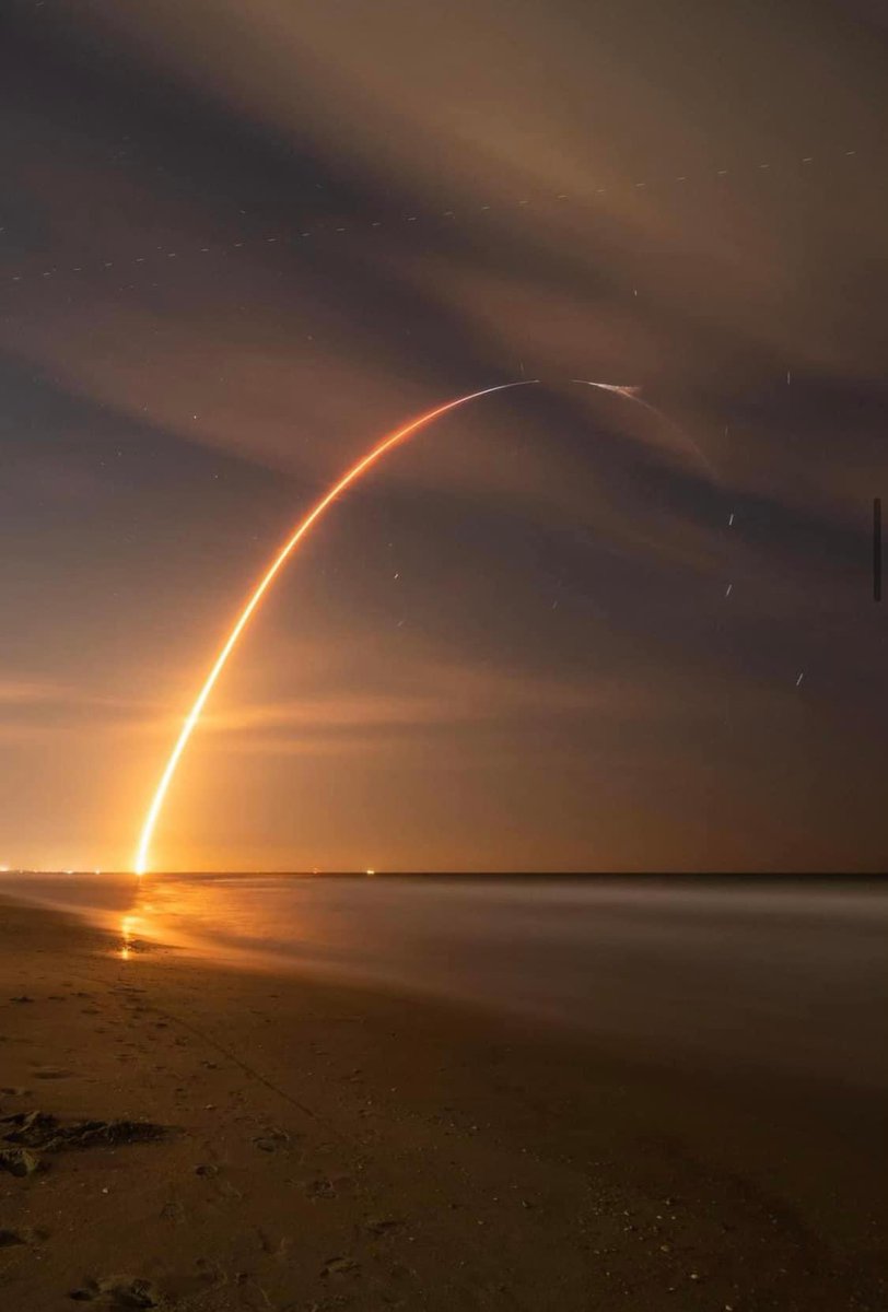 JessSeaCo's tweet photo. Blast off space coast https://t.co/dIsWEnmKe1