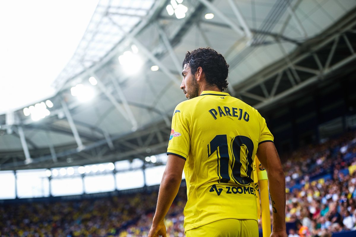 🇪🇸 Dani Parejo, l'éternel mal-aimé du football moderne ?

A notre époque où les petits ponts et les roulettes font le tour du monde, où un joueur qui n'a pas 85 VIT sur FIFA est considéré comme finito... 

Parejo est un OVNI 👽

⬇️ Pourquoi Parejo est un footballeur magnifique ?