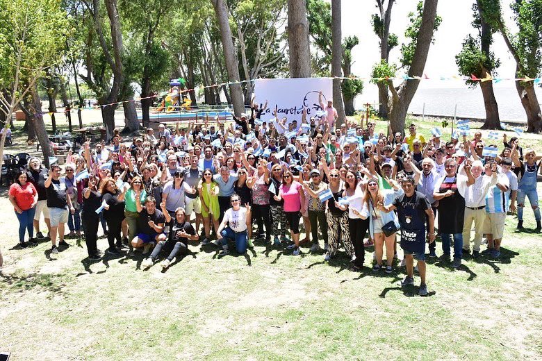 lajauretchee's tweet photo. Convicción, amor y organización para militar de sol a sol ☀️✌🏼 
Conducción @matiasfestucca https://t.co/RS23e5b1nD