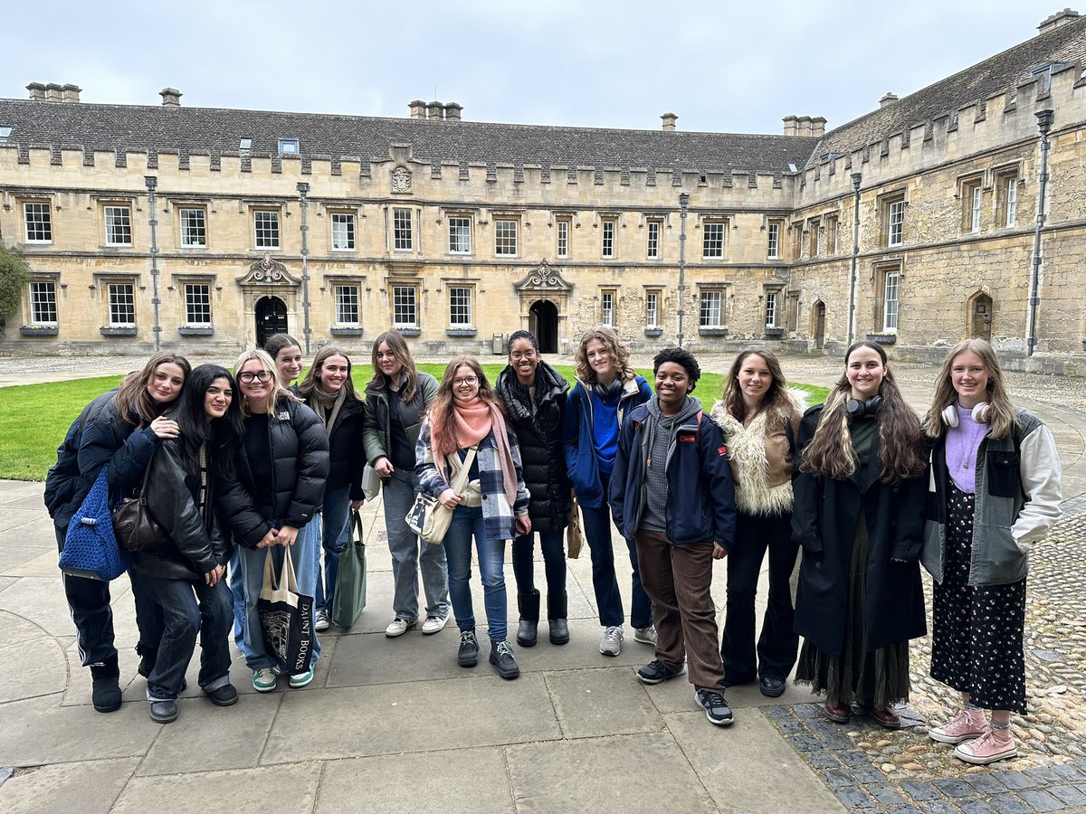 13 year 12 Classicists loved the Oxford and Cambridge Classics day! Such brilliant talks and tours of Oxford colleges. Thank you @CamClassics @oxfordclassics