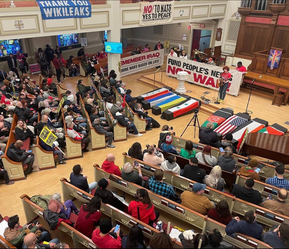 🌟On Saturday, over 200 organizations rallied nationwide to demand: "Money for people's needs not the war machine!"

🌟The actions were anchored by a national demonstration attended by thousands in front of White House in Washington, D.C.

📸Washington, D.C.