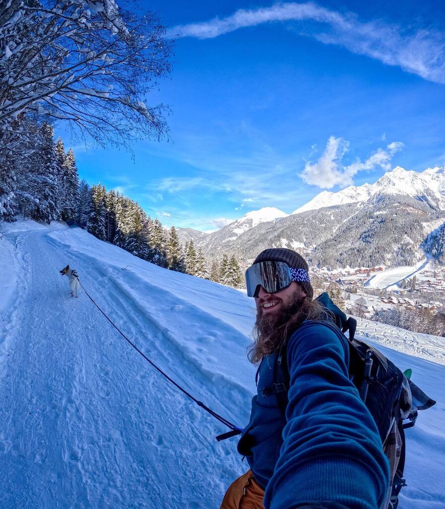 Guillaume_Prost's tweet photo. On a croisé un peu de neige cet hiver quand même !
Ps : je suis rentré à pieds cette fois-ci 
• 
• #goprohero11 
•
#hike #snow #mountains #landscape #selfie #gopro #dog #doghike #winter #emmenetonchien #withmydog @gopro @emmenetonchien @lescontamines… https://t.co/l1jTitSWdy https://t.co/duw8nIQ7aE