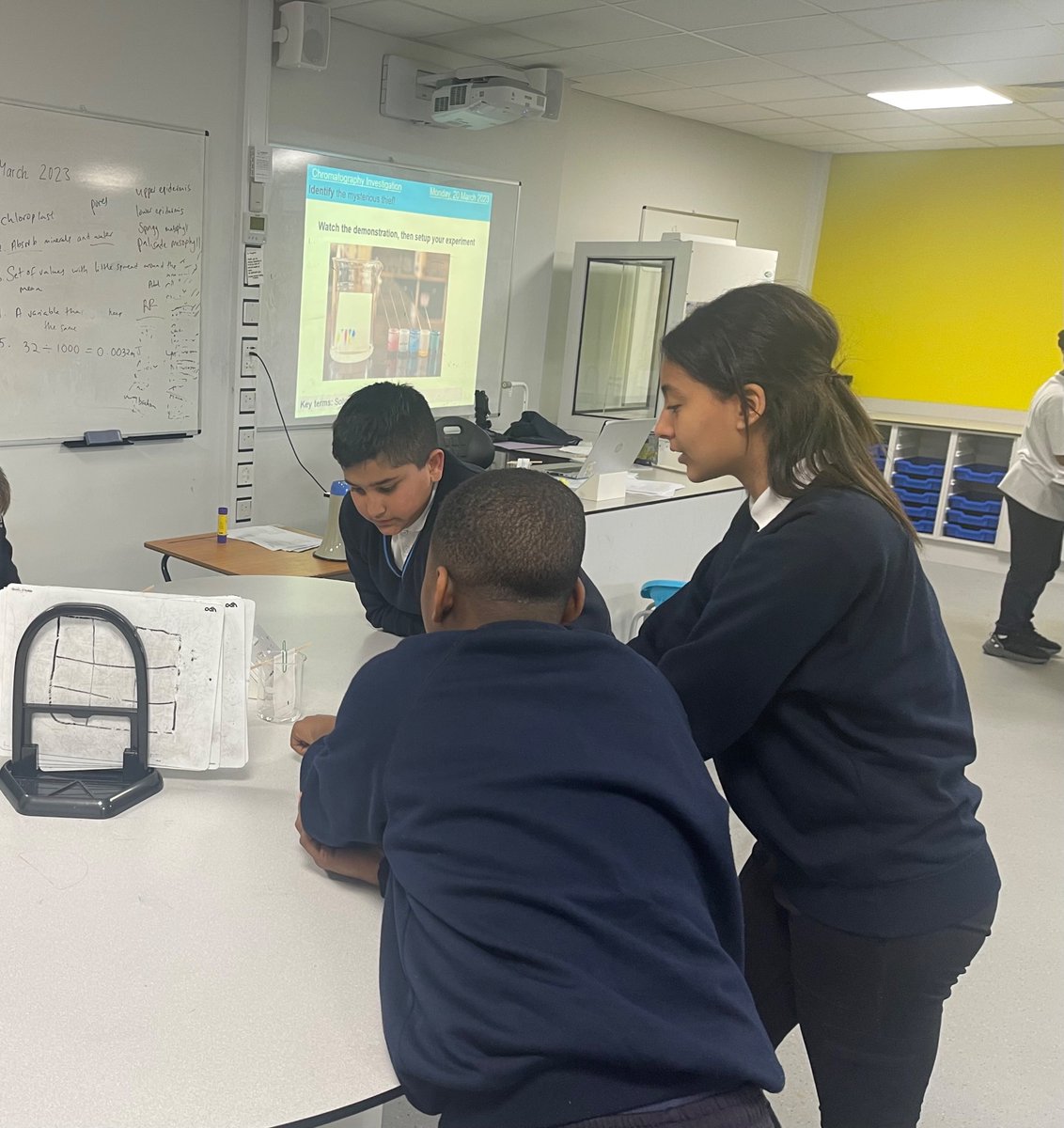 We had lots of fun having visiting our secondary sight today for an exciting science week investigation. We were introduced to chromatography, and got the chance to separate a variety of different colour pens. 🧪 👩‍🔬 👨‍🔬 <a href="/GoresbrookSc/">Goresbrook School</a>