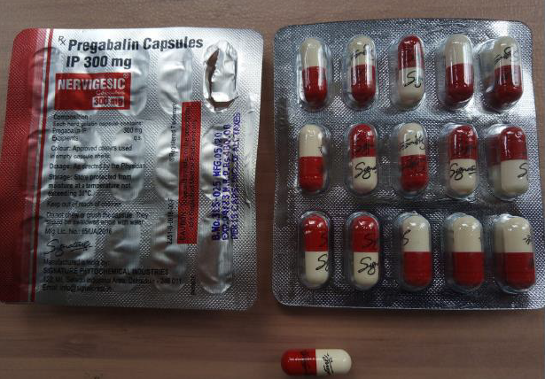 grow_manchester's tweet image. Priority #DrugAlert: Pregabalin overdose risk 
Red and white capsules with the word “Signature” on them are being sold as Pregabalin. They have led to overdosing and hospitalisations in Leeds.