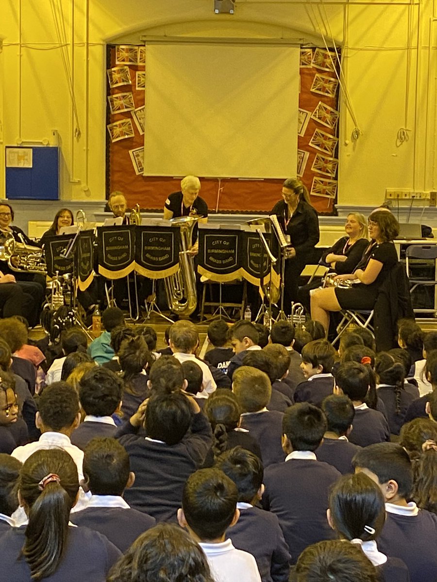 DeykinAvenue's tweet photo. We were very lucky to have a visit from@the brilliant City of Birmingham Brass Band this afternoon. Lots of happy children and lovely music to listen to. https://t.co/R9SRlZOwzQ