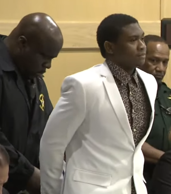 RileyTaugor's tweet photo. XXXTentacion's murder trial VERDICT:

Michael Boatwright, Trayvon Newsome &amp; Dedrick Williams ALL 3 FOUND GUILTY OF FIRST DEGREE MURDER AND ARMED ROBBERY https://t.co/4jih7cqczE