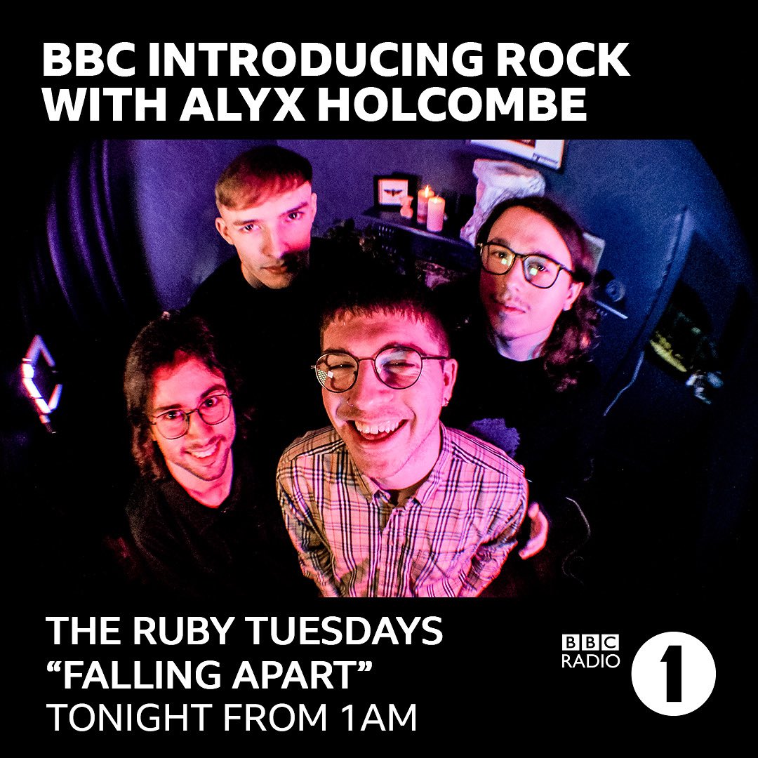 TheRubyTuesdays's tweet photo. Get those Radios ready, the fantastic @AlyxHolcombe will be giving “Falling Apart” a spin tonight on @BBCR1 Introducing Rock! We’re honoured to be amongst the best up and coming talent on tonight’s show, get listening and massive thanks to Alyx for the support 🖤 https://t.co/bvhpou4GpY