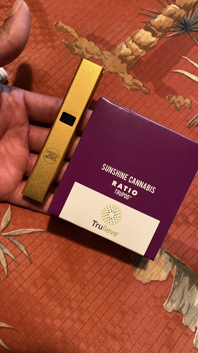DreadG5's tweet photo. Brand new fresh battery & my #SunshineCannabis #SunshineKush #Trupod from @SunshineCannab2 only available at the lovely @Trulieve dispensaries 💫✨💚🔥☀️🏆 #SunshineFam #Truliever #NothingButDaTruth #DreadG5 #FreeThePlant #Trulieve #Cannabis https://t.co/nQg67SOA1X
