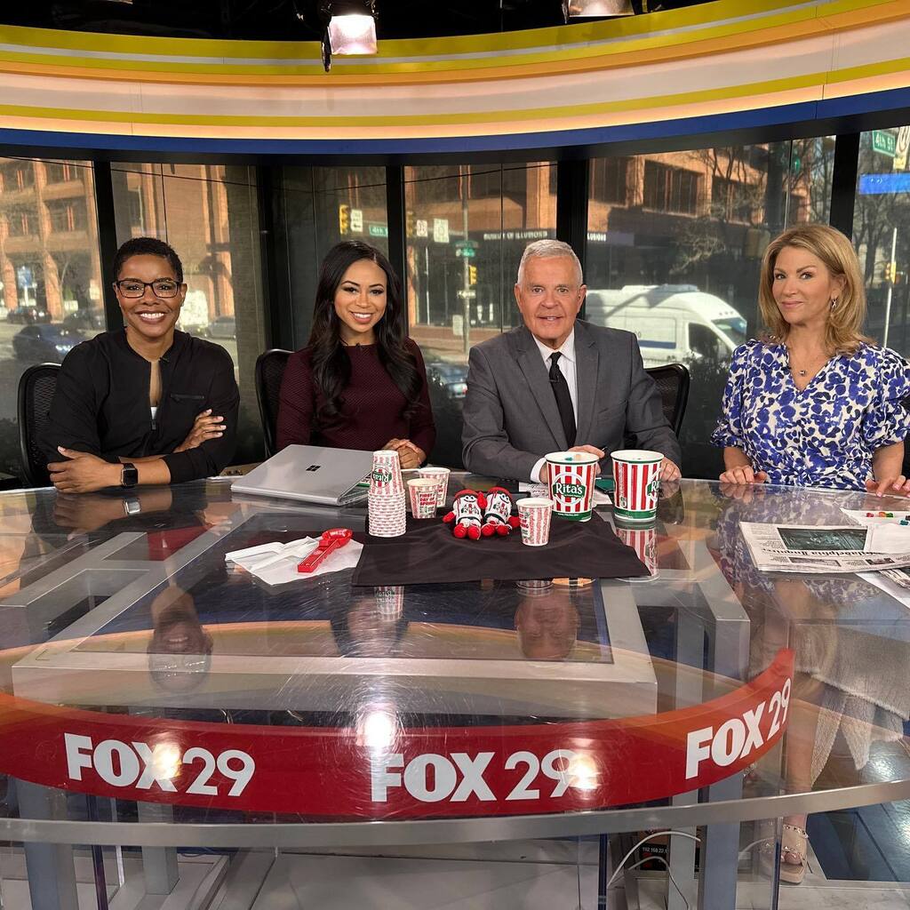Always a fun time stopping by @fox29philly with @mikejerrick @alexholleytv @karenfox29 ! Stay tuned for clips from the show - 5 #apps that can help make life easier. And don’t forget your FREE <a href="/ritasice/">Ritas Ice</a> for the first day of spring!! #tech #tv #springseas… instagr.am/p/CqBGyx1uiSC/