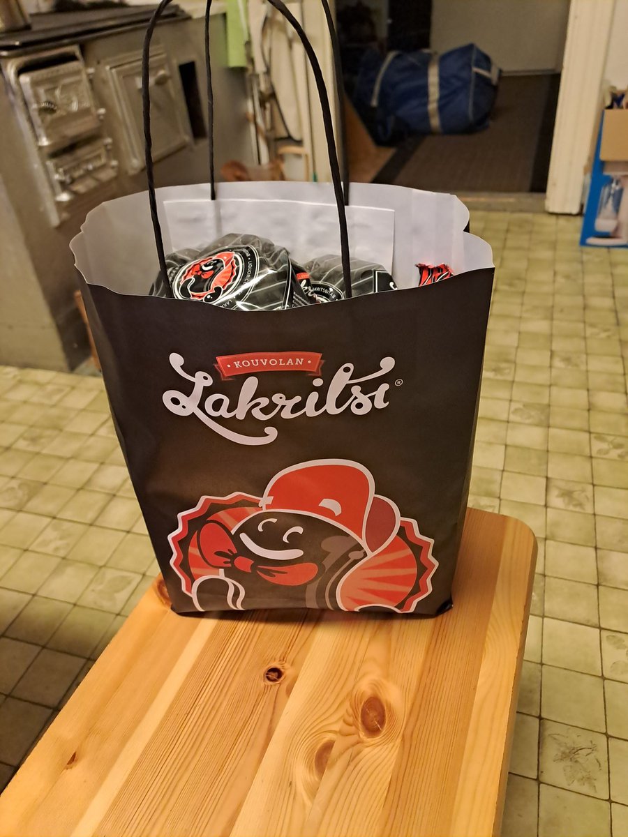 Mulla on kassillinen maailman parasta lakua. Laita paremmaksi, jos pystyt! #kouvolanlakritsi #parastakouvolasta