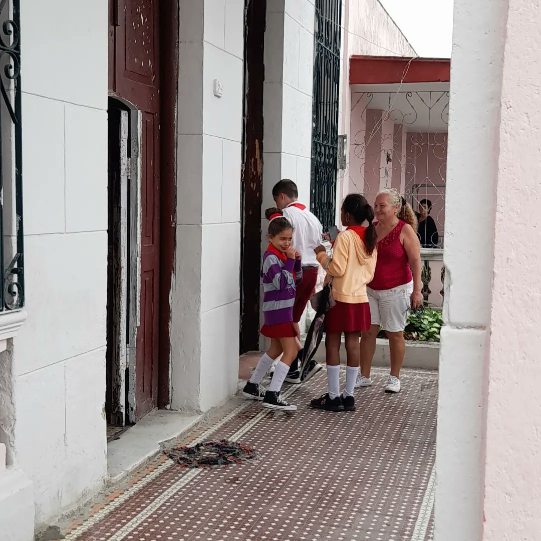 Proceso "Tun tun" por  viviendas y  centros de trabajo en apoyo a las elecciones el  26 de marzo. 
<a href="/DMEmanicaragua/">DMEManicaragua</a> <a href="/dpevillaclara/">DGEP Villa Clara</a> <a href="/CubaMined/">MINED</a>, @CubaEduca <a href="/FarinaEstevez/">Yoandry Fariña Estévez</a>,<a href="/coralia_saez/">Coralia Ruiz Sàez</a>, <a href="/LisbeyVilches/">Lisbey Devora vilches</a> , <a href="/curbelo_asley/">Dr. C. Hernadith Asley Curbelo Castillo</a>, <a href="/elsa_ena/">Ena Elsa Velázquez Cobiella</a>, @yamilet50088609, <a href="/FarinaEstevez/">Yoandry Fariña Estévez</a>, <a href="/VcProvincial/">Comunicadora Institucional de Educaciòn VC🇨🇺</a>