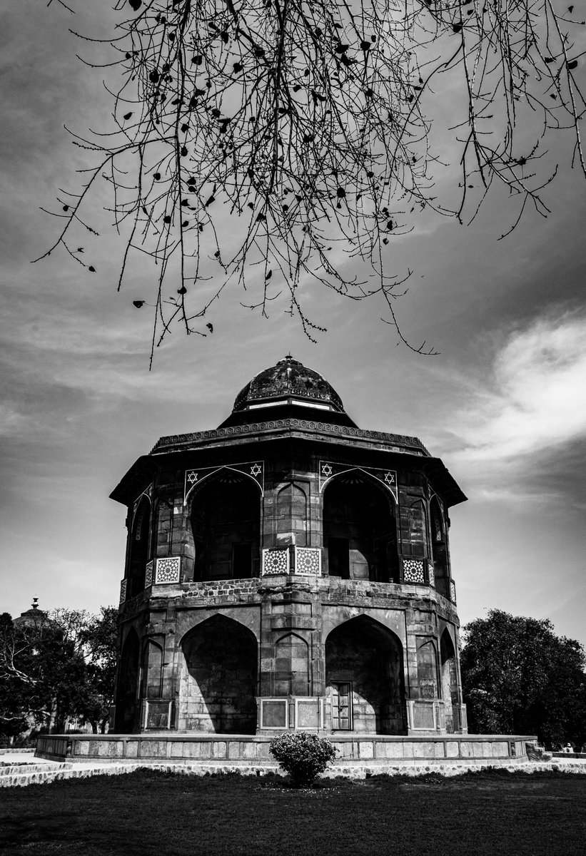 A view from our history !

#fort #architecture #gate #tower #sky #NFTGiveaway #NFTGiveaways #opensea #OpenSeaNFT #nftart #art #NFT #NFTartwork #NFTartist #photography #NFTcollections #blackandwhite #black #bnw #bnwphoto #blackandwhitephotography #Monochrome #bnwphotography