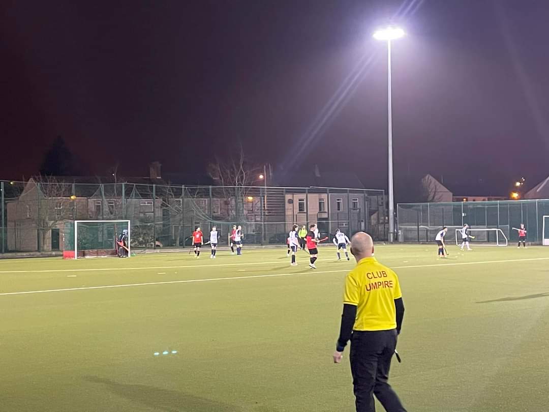 How I spent Friday night...only the 2nd time the new shirt managed to get a run out... #FridayNightLights reflecting off my head!! #Fhu3t #FieldHockeyIsLife @Ulster_Umpires @UlsterHockey @fhumpires