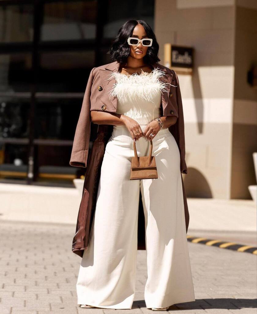 StyleVitae.com (@stylevitae) on Twitter photo <a href="/jalisaevaughn/">JaLisa E. Vaughn</a> celebrates five years of entrepreneurship looking polished in her wide pants and tube top paired with a blazer and accessorizing with a brown Jacquemus bag and white framed sunnies.
#stylevitae #styleinspiration #svfashion #stylefashion … instagr.am/p/CqBEQoLoZYT/ <a href="/jalisaevaughn/">JaLisa E. Vaughn</a> celebrates five years of entrepreneurship looking polished in her wide pants and tube top paired with a blazer and accessorizing with a brown Jacquemus bag and white framed sunnies.
#stylevitae #styleinspiration #svfashion #stylefashion … instagr.am/p/CqBEQoLoZYT/